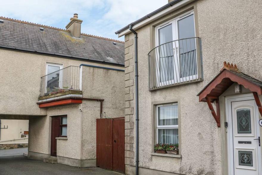 1 THE MOORINGS, Pet Friendly In Annalong, County Down