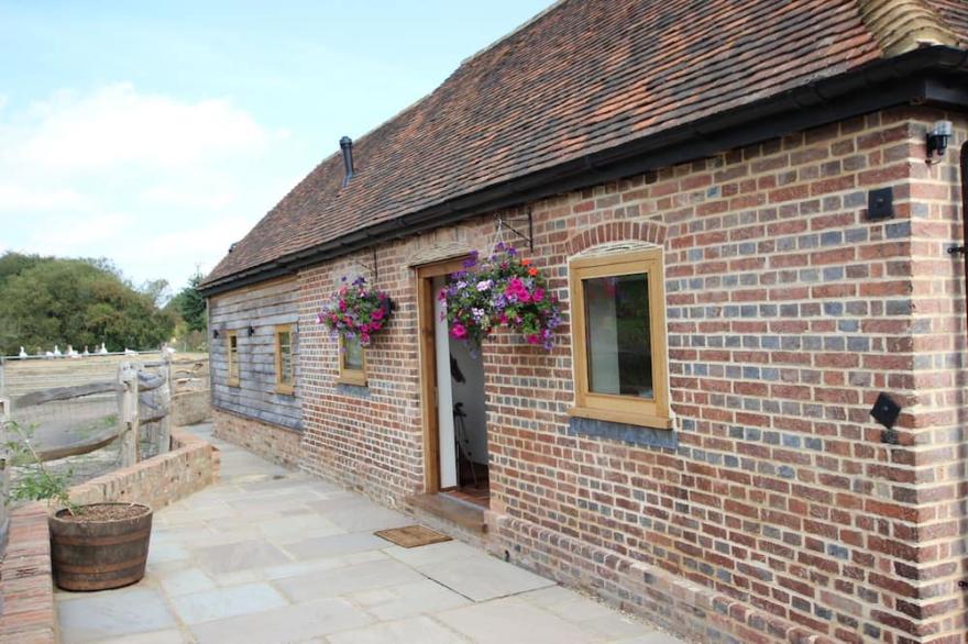 The Stable - Beautifully Converted Cottage In Rural Setting Near Tenterden