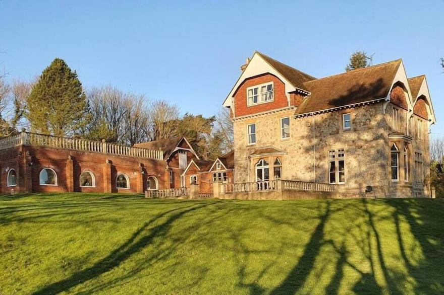 Country Manor House With Indoor Pool And Hot Tub