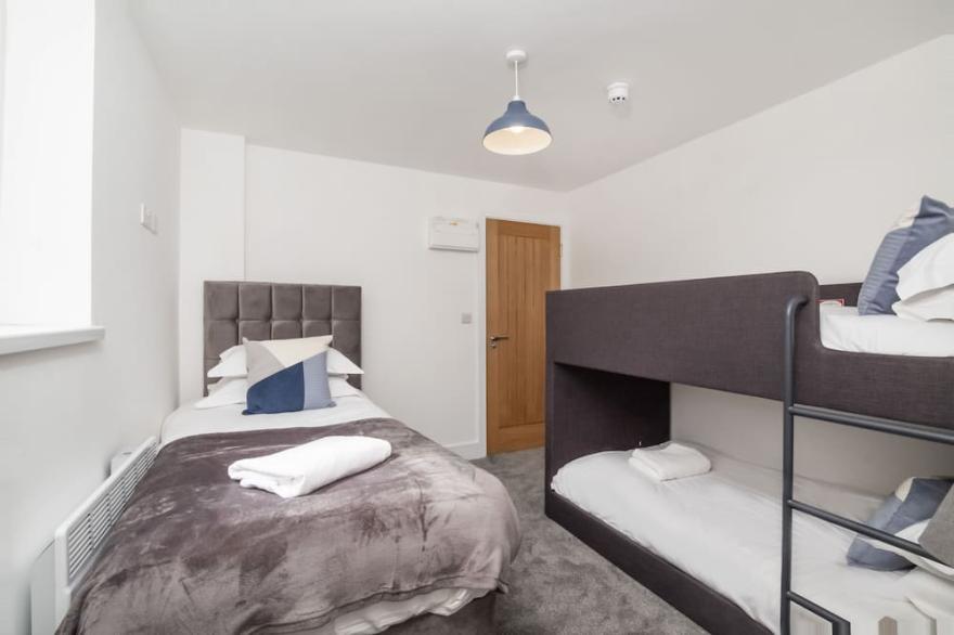 Innvigour Bespoke House - Sleeps 20 Guests  In 6 Bedrooms