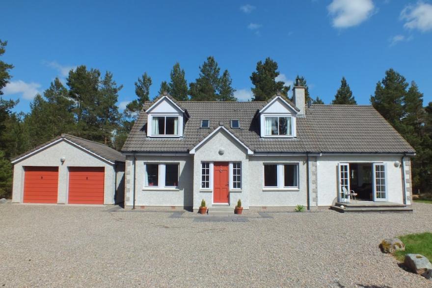 An Teallach Luxury Holiday Home In Cairngorm National Park - Wifi