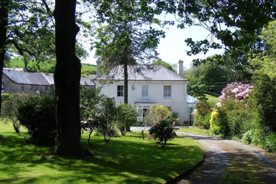 Luxury Grade II Listed Georgian Farmhouse Set In Extensive Gardens