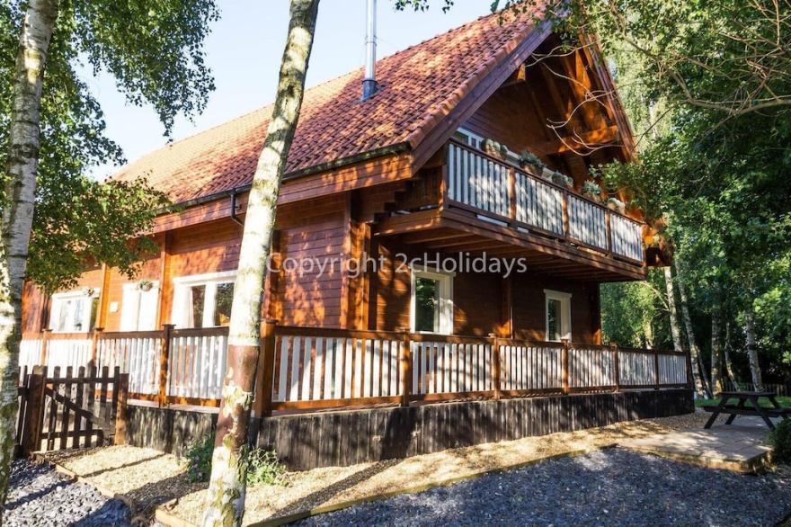 Stunning Log Cabin With A Pool Table For Hire In Norfolk, Sleeps 8 Ref 34045AL