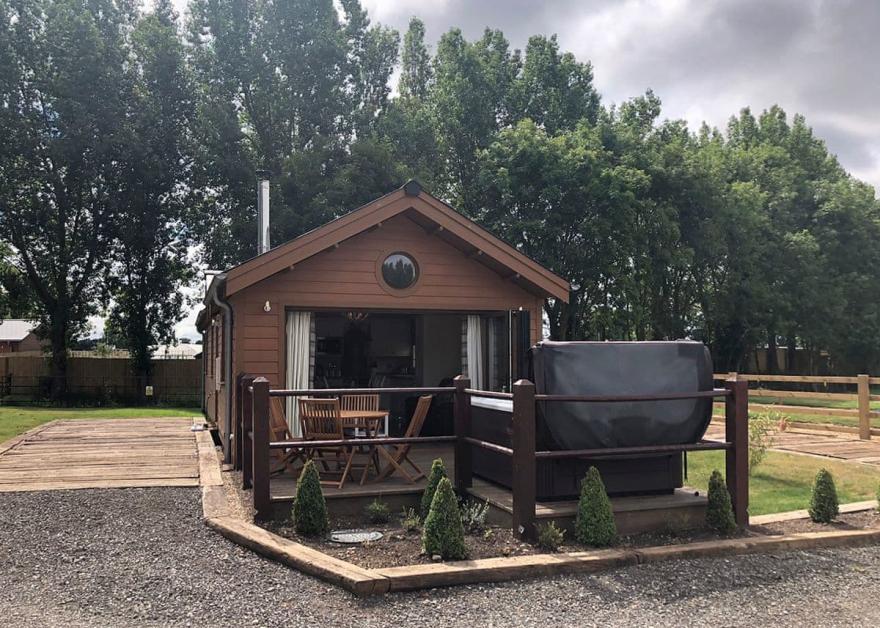 Sycamore Pet, East Riding of Yorkshire Log Cabins to Rent in Heart of