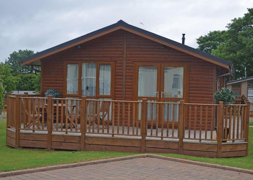Country Lodge Four VIP, Devon Log Cabins to Rent in South West of