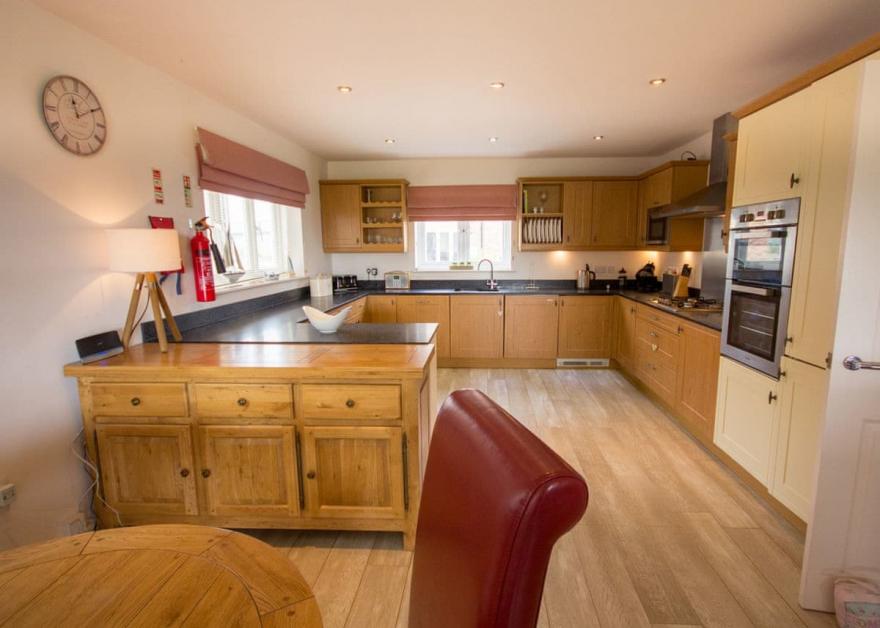 Superior Plus Cottage 4