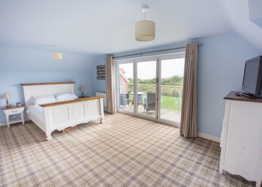 Superior Plus Cottage 4