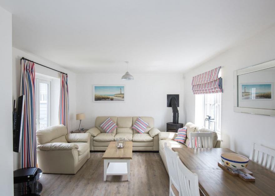 Superior Cottage 3 Pet