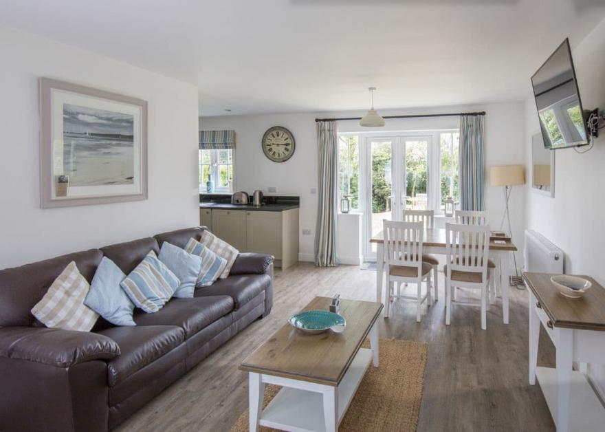 Superior Cottage 3 Pet