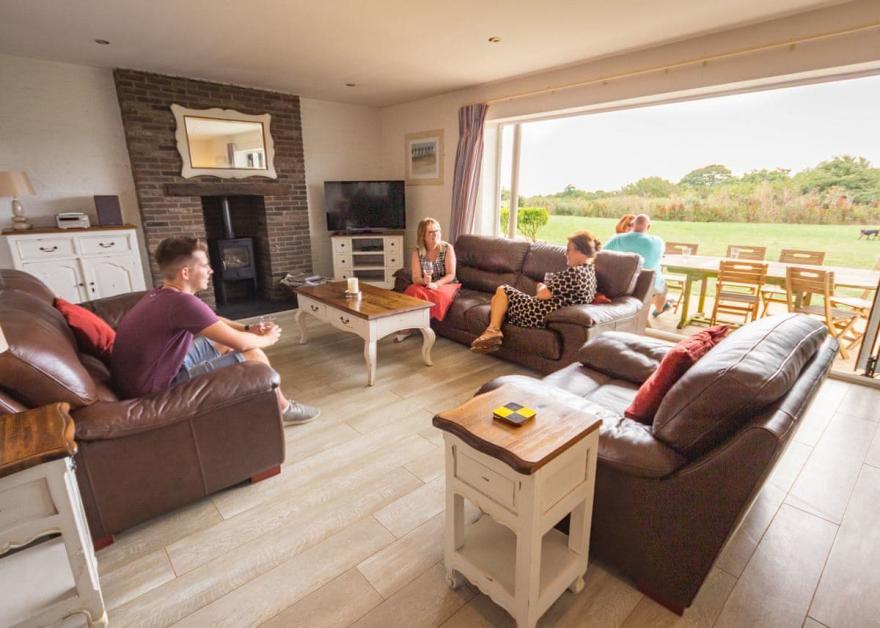 Superior Plus Cottage 4 (Pet)