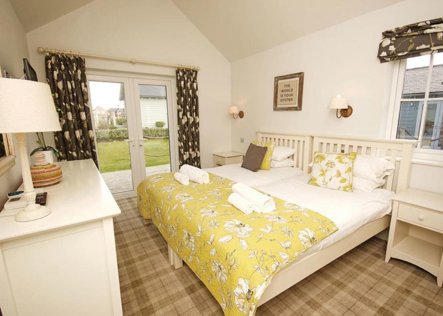 Premium Beach House 2 Pet