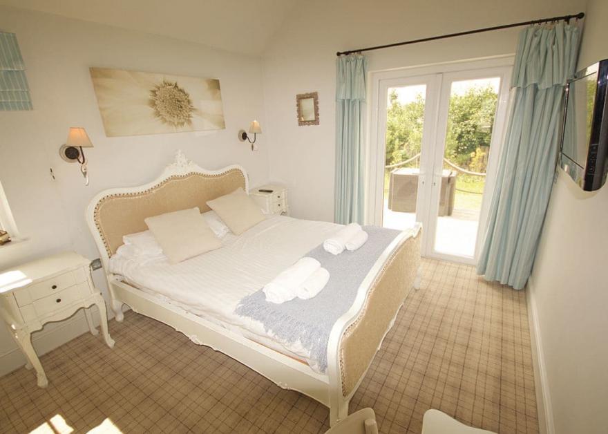 Premium Beach House 2 Pet