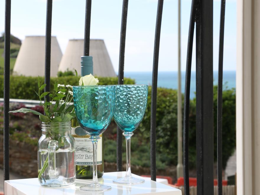 10 Cove View