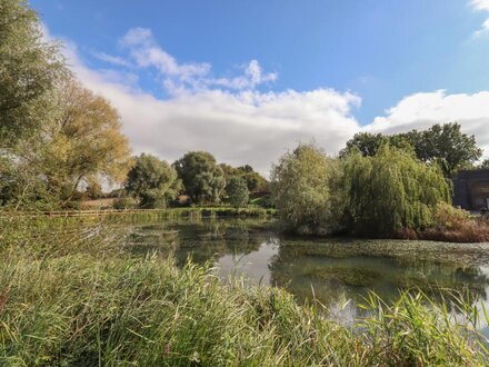 Willow Lodge At Bridge Lake Farm & Fishery