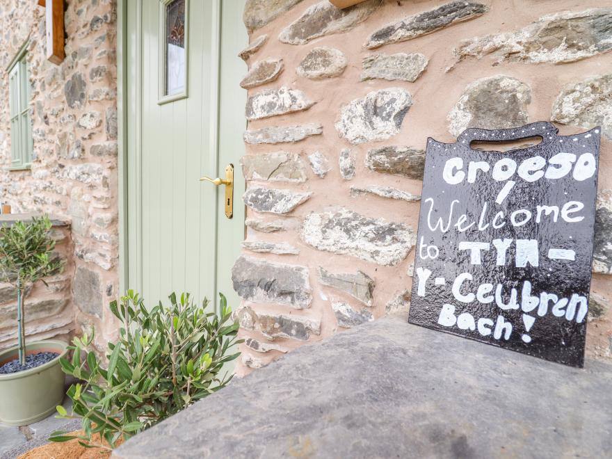Tyn Y Ceubren Bach at Evelyns Retreat