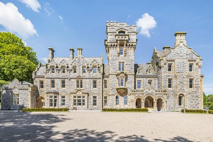 Rowley House at Stone Cross Mansion