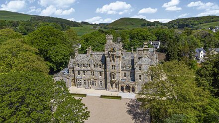 The Arthur Suite Stone Cross Mansion