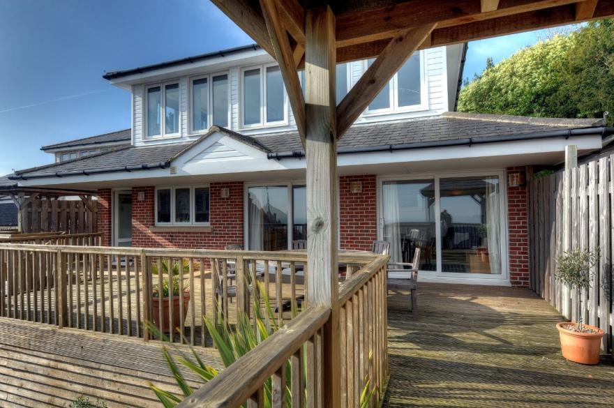4 Coram Court