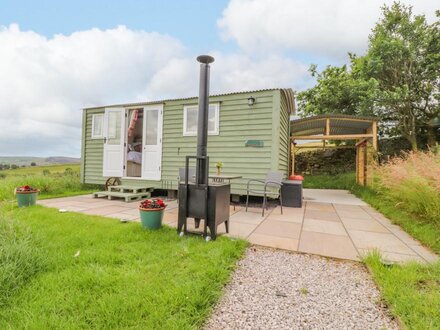 The Journeyman Luxury Shepherds Hut