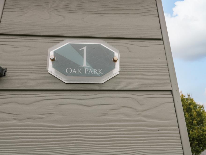 1 Oak Park