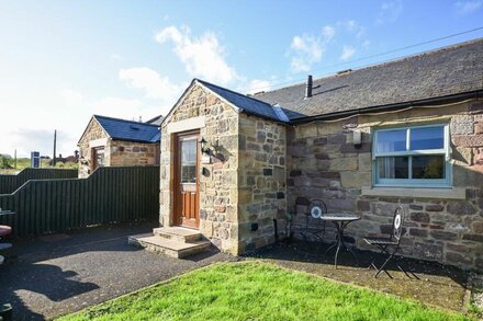 Dunlin Cottage - Lucker Steadings