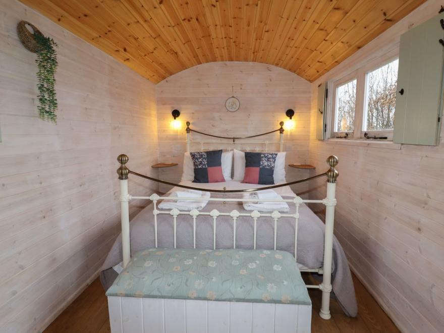 Aston - Shepherd Hut