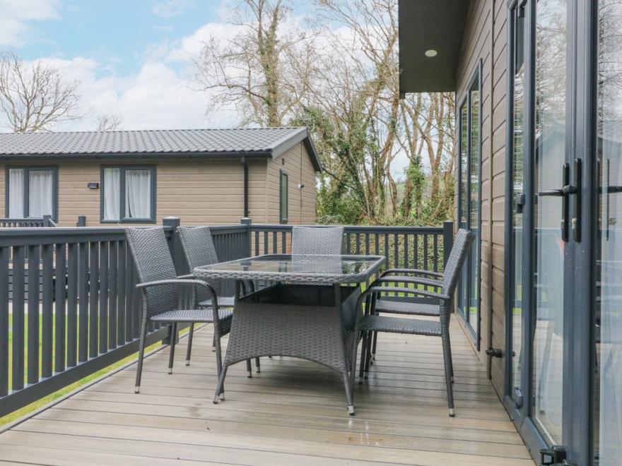 18 Manleigh Park