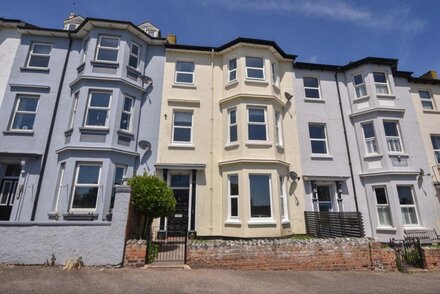 Flat 2, 10 Seafield Road