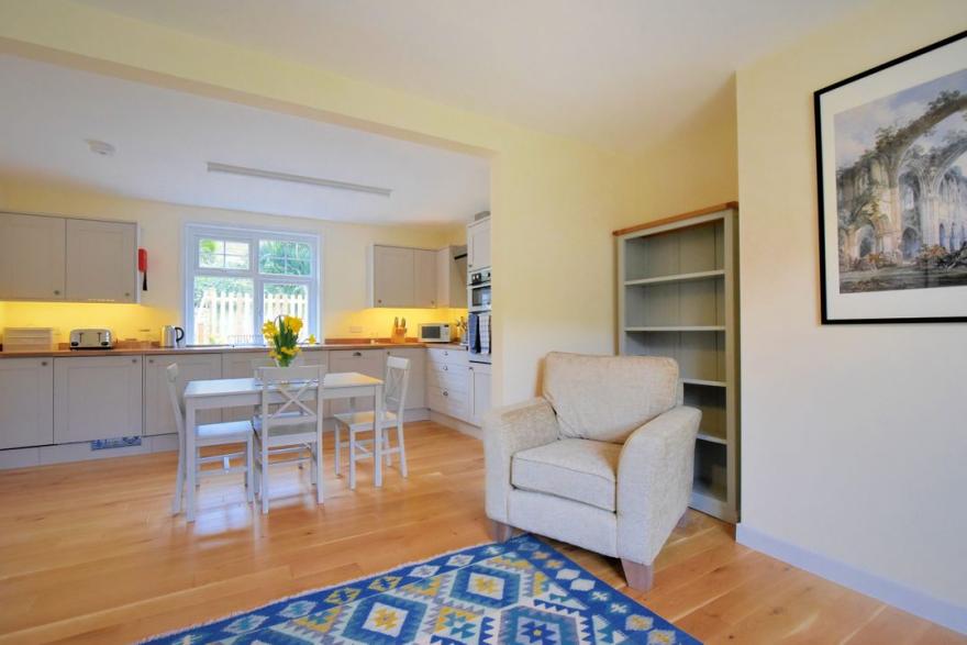 2 Southcombe Terrace