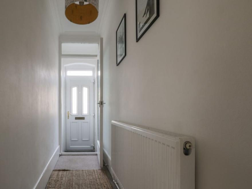 6 Sydney Road