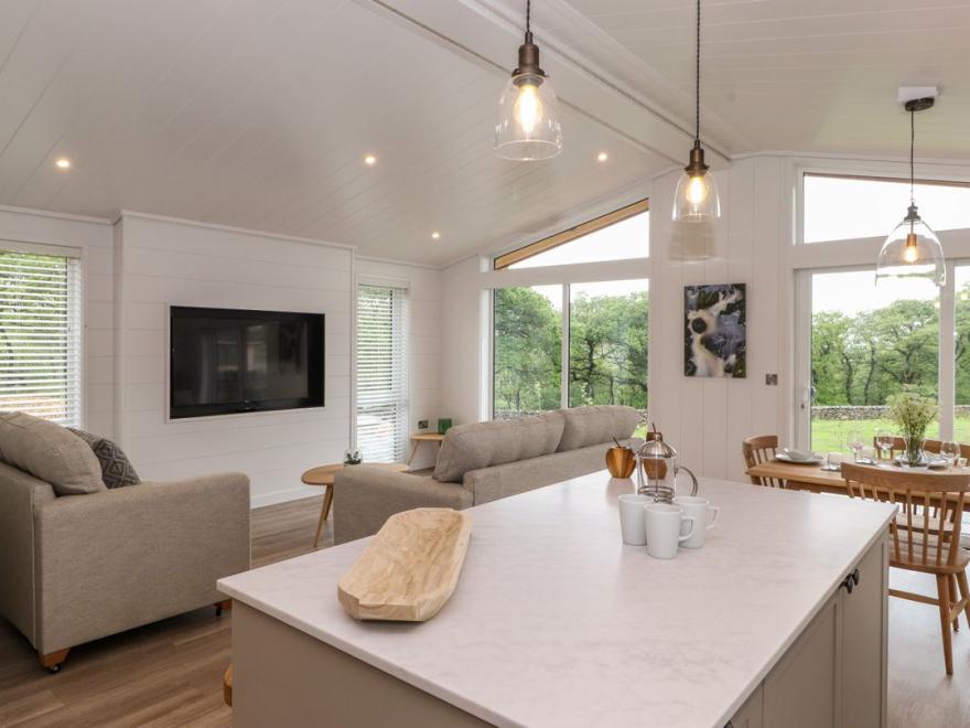 Hollybush Lodge