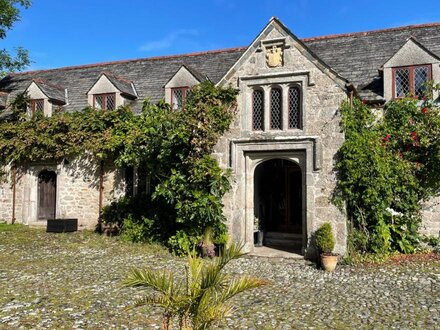 The Old Manor Apartment