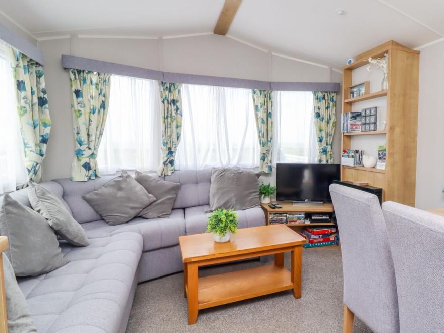 2 Sea View Lodge