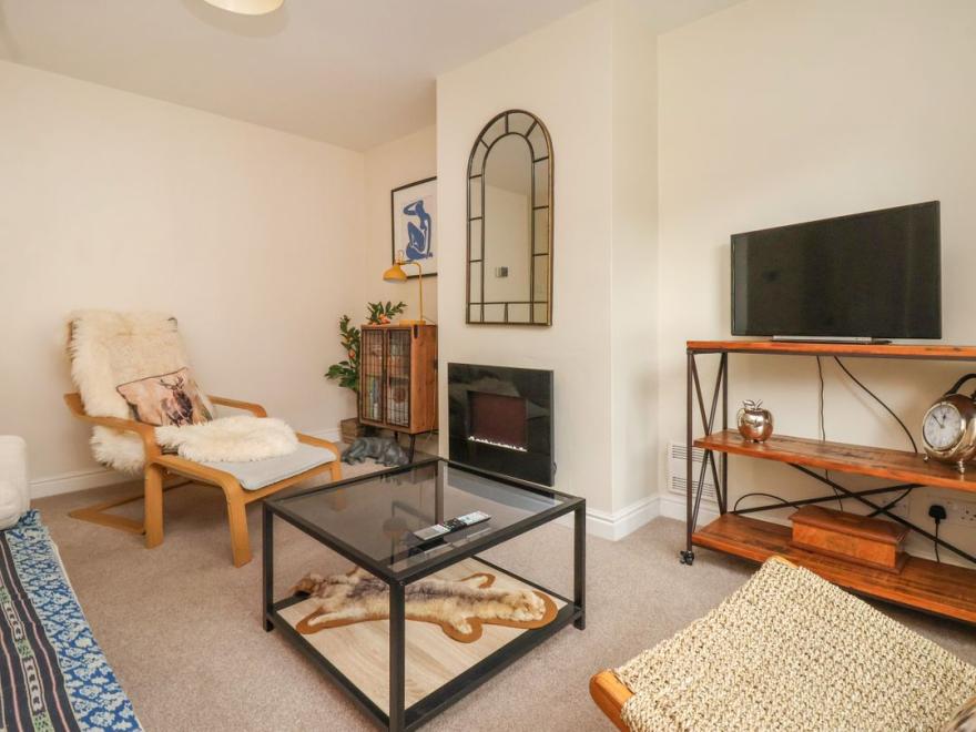 4 Castle Mews