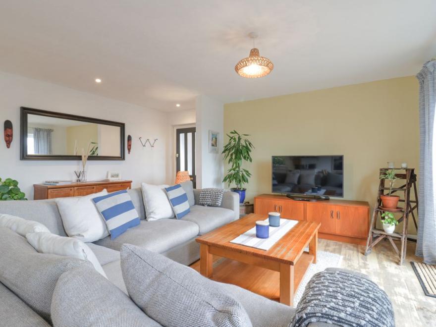 4 Wellington Parade, East Apartment