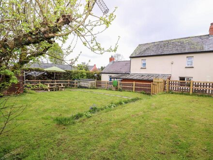 Cozy Cwtch Cottage