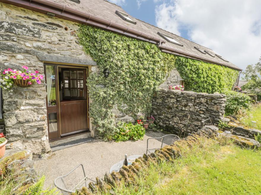 Bwthyn, Penrhyddion Pella