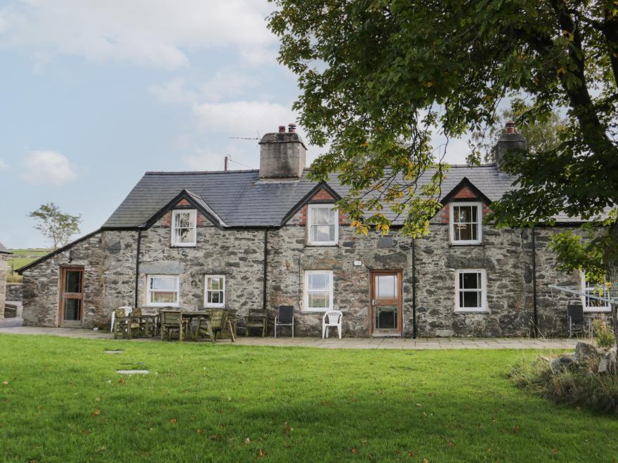 Bryn Dedwydd Farmhouse