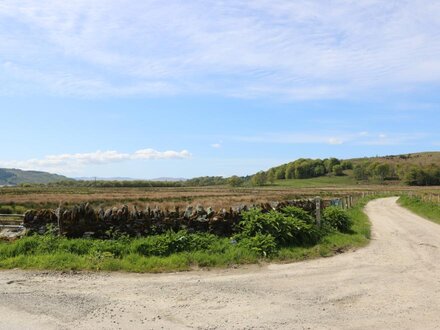 Seaview-Barsloisnach Cottage