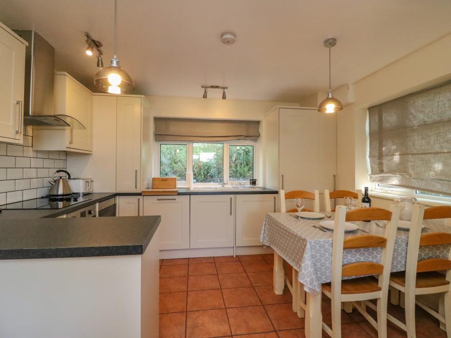 Mimosa Cottage