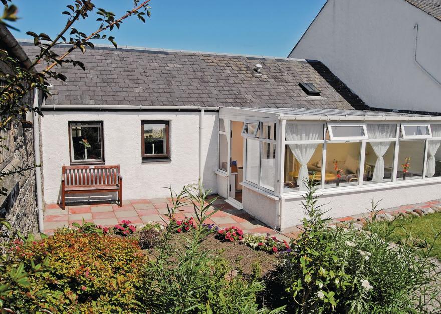 Langa Cottage - S4610