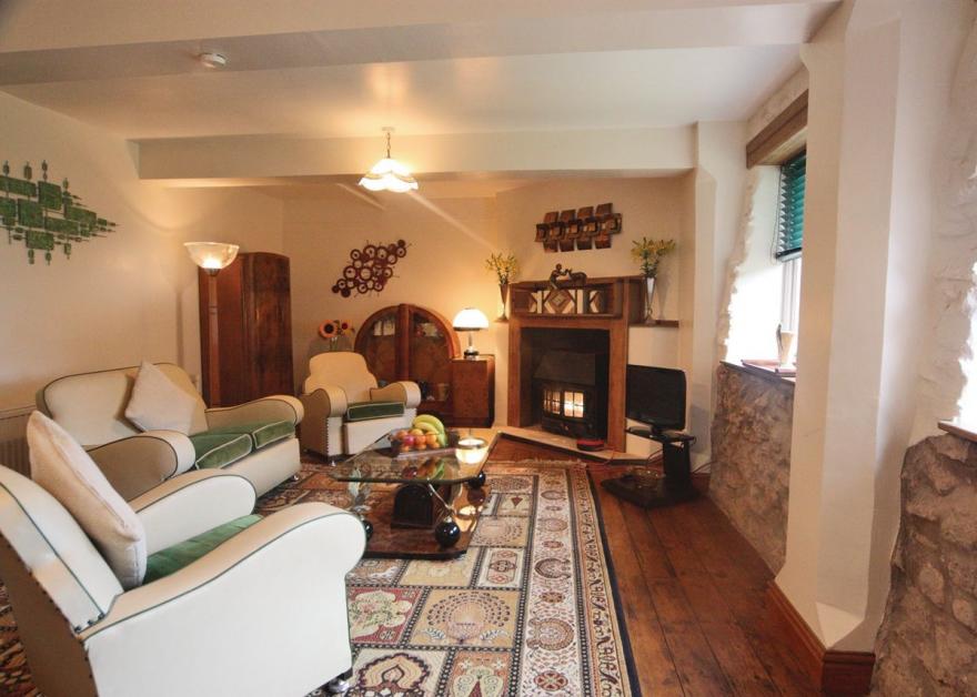 The Decolette - HW7691