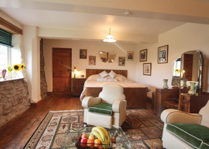 The Decolette - HW7691