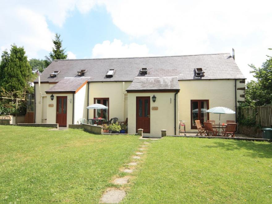 Fern Cottage - HW7211