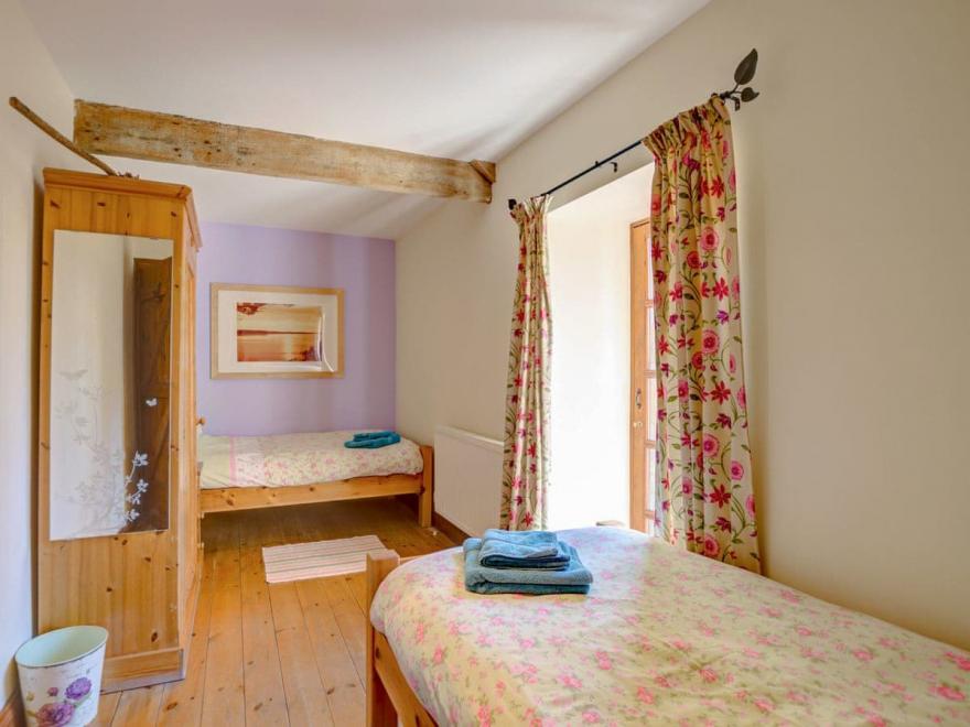 Chicken Coop View Cott - E3333