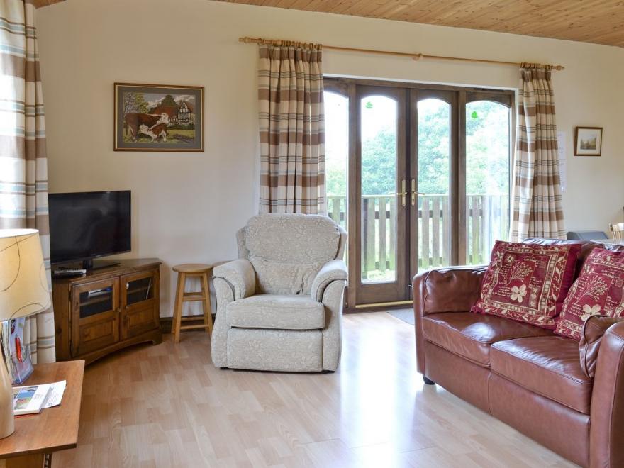 Woodside Lodge - HW7520