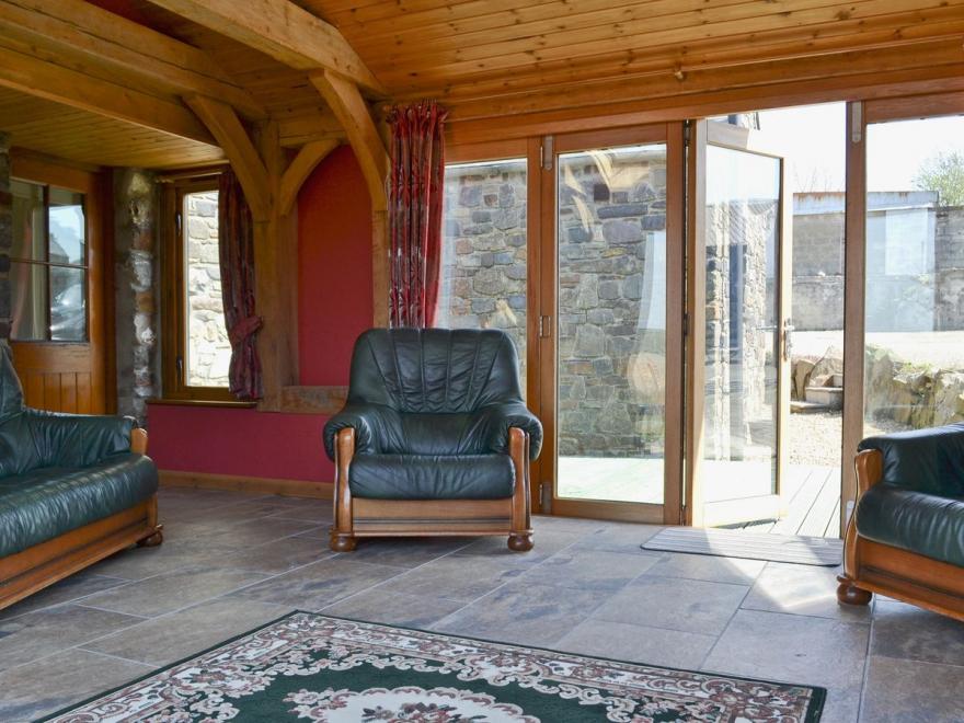 Rhyndaston Villa Cottage