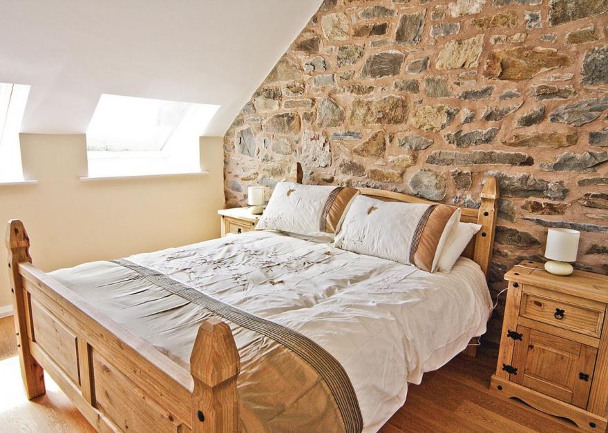 Stable Barn - HW7591