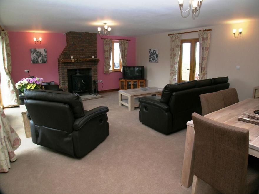 Longstone Farm Cottages - Pasture View