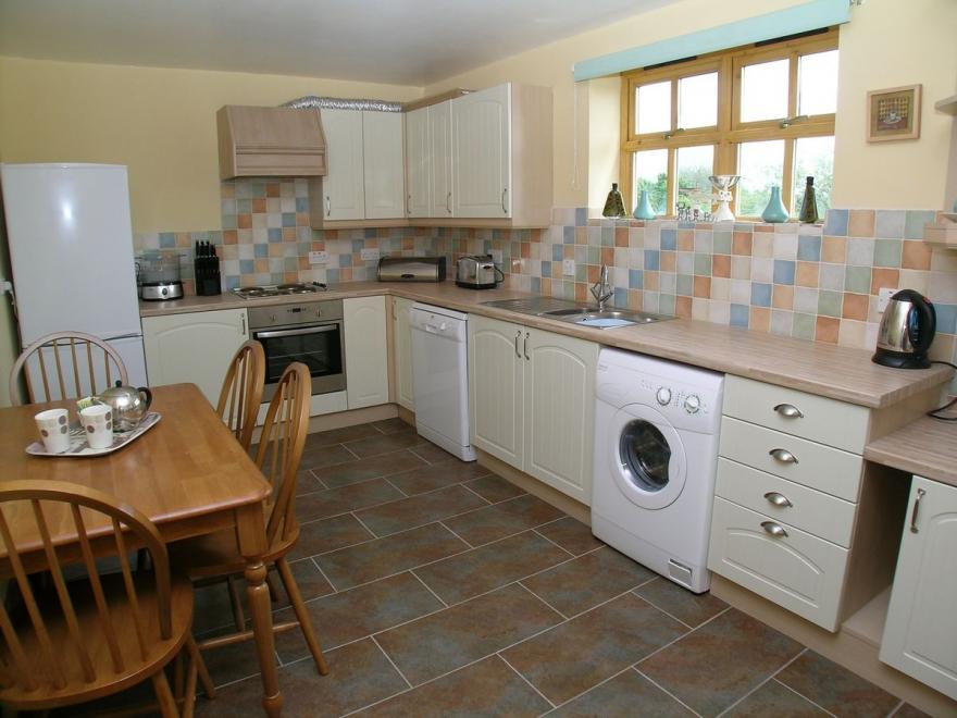 Longstone Farm Cottages - Pasture View
